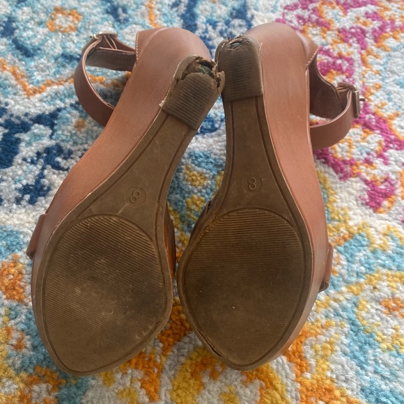 SOLD!! Breckelles Women Tan Leatherette Single Band Ankle Strap Platform Wedge - Picture 11 of 11